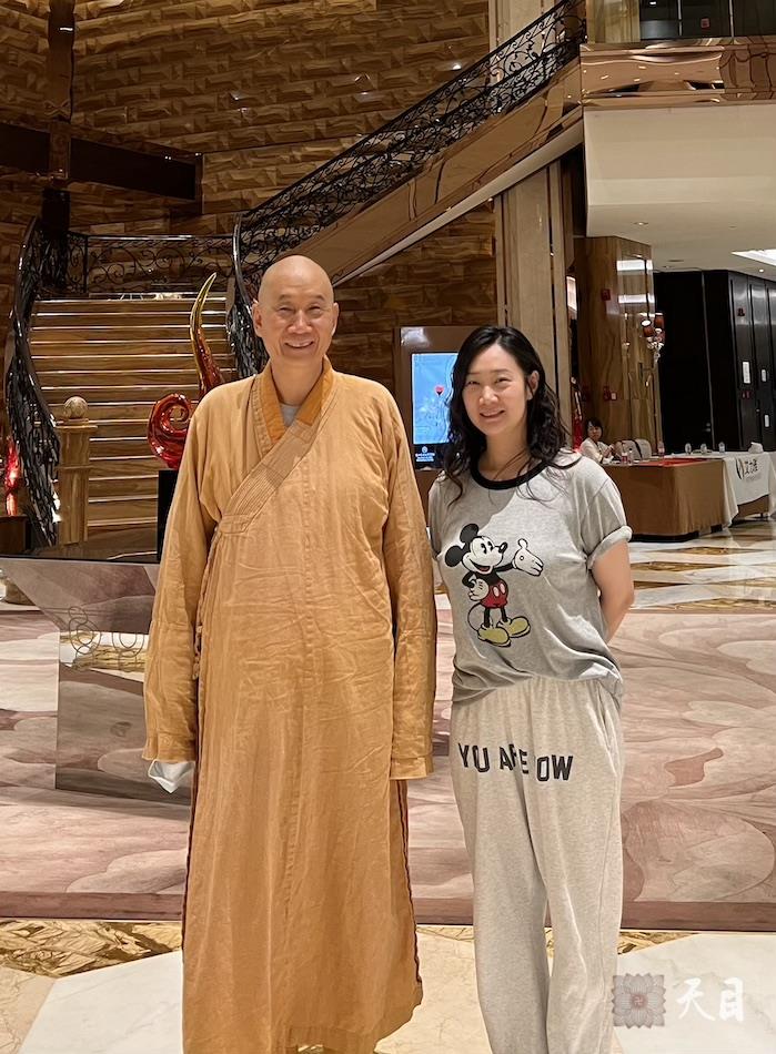 20230616圣观法师和女儿阔别十三年后终于在西安赛瑞喜来登团聚