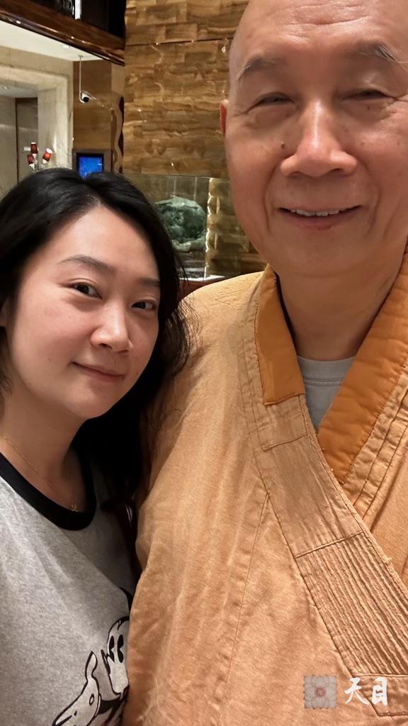 20230616圣观法师和女儿阔别十三年后终于在西安赛瑞喜来登团聚