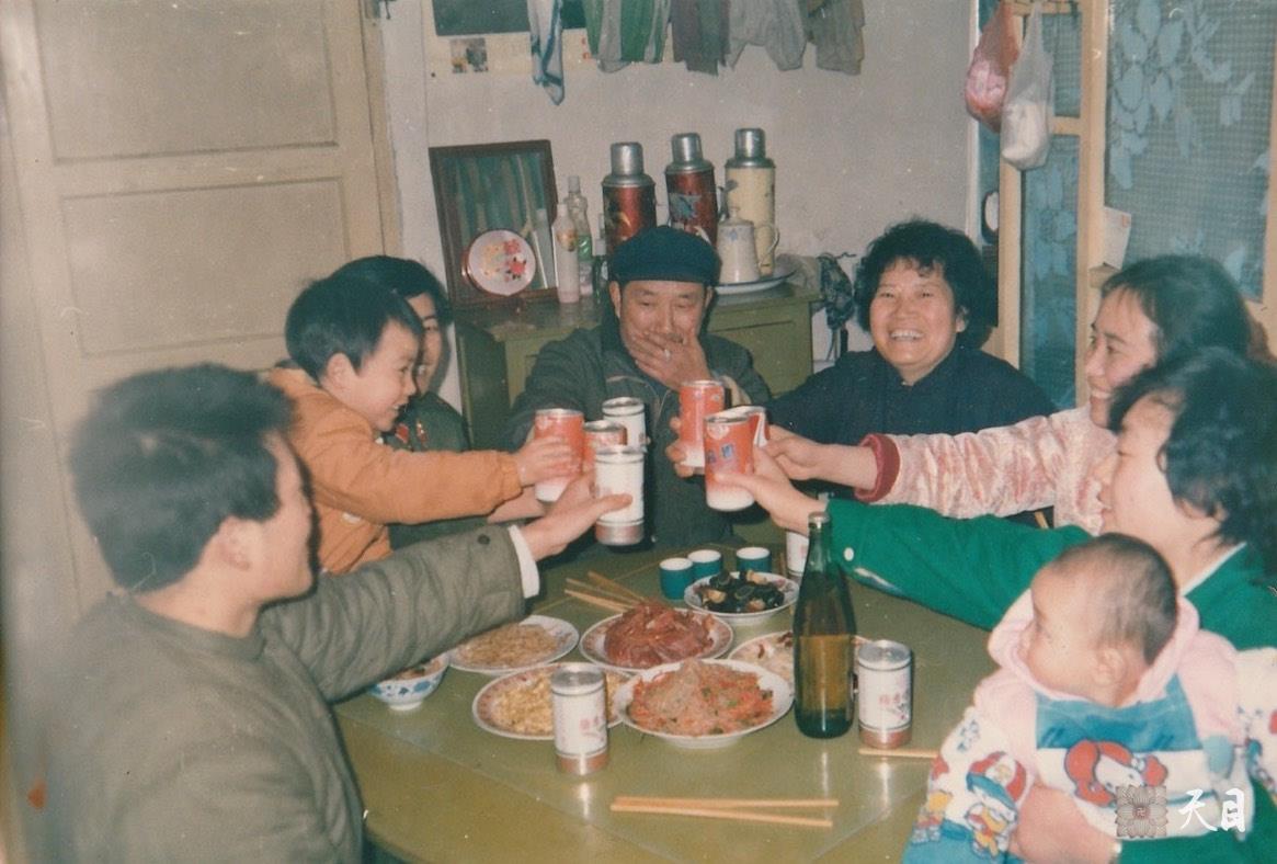 1989恩师圣观法师的俗家女儿二岁生日照