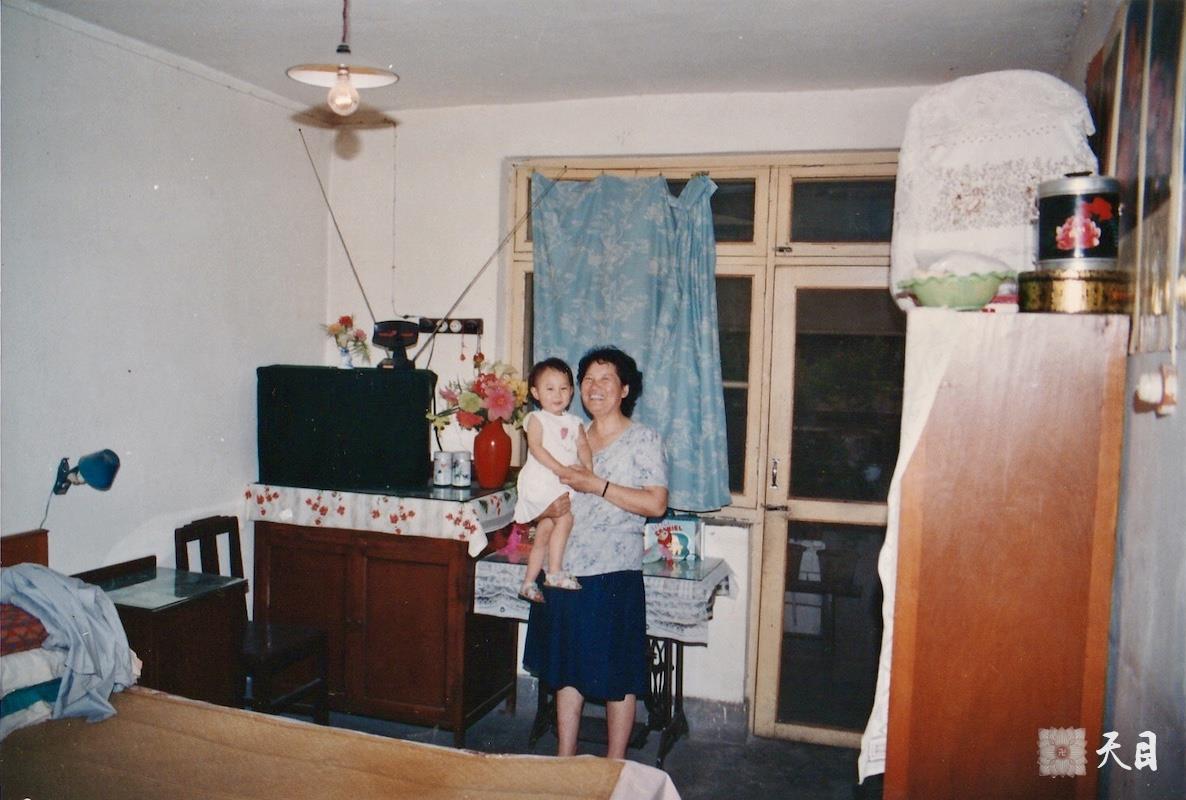 1989恩师圣观法师的俗家女儿二岁生日照