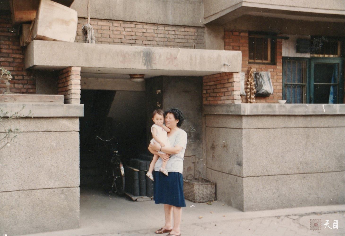 1989恩师圣观法师的俗家女儿二岁生日照
