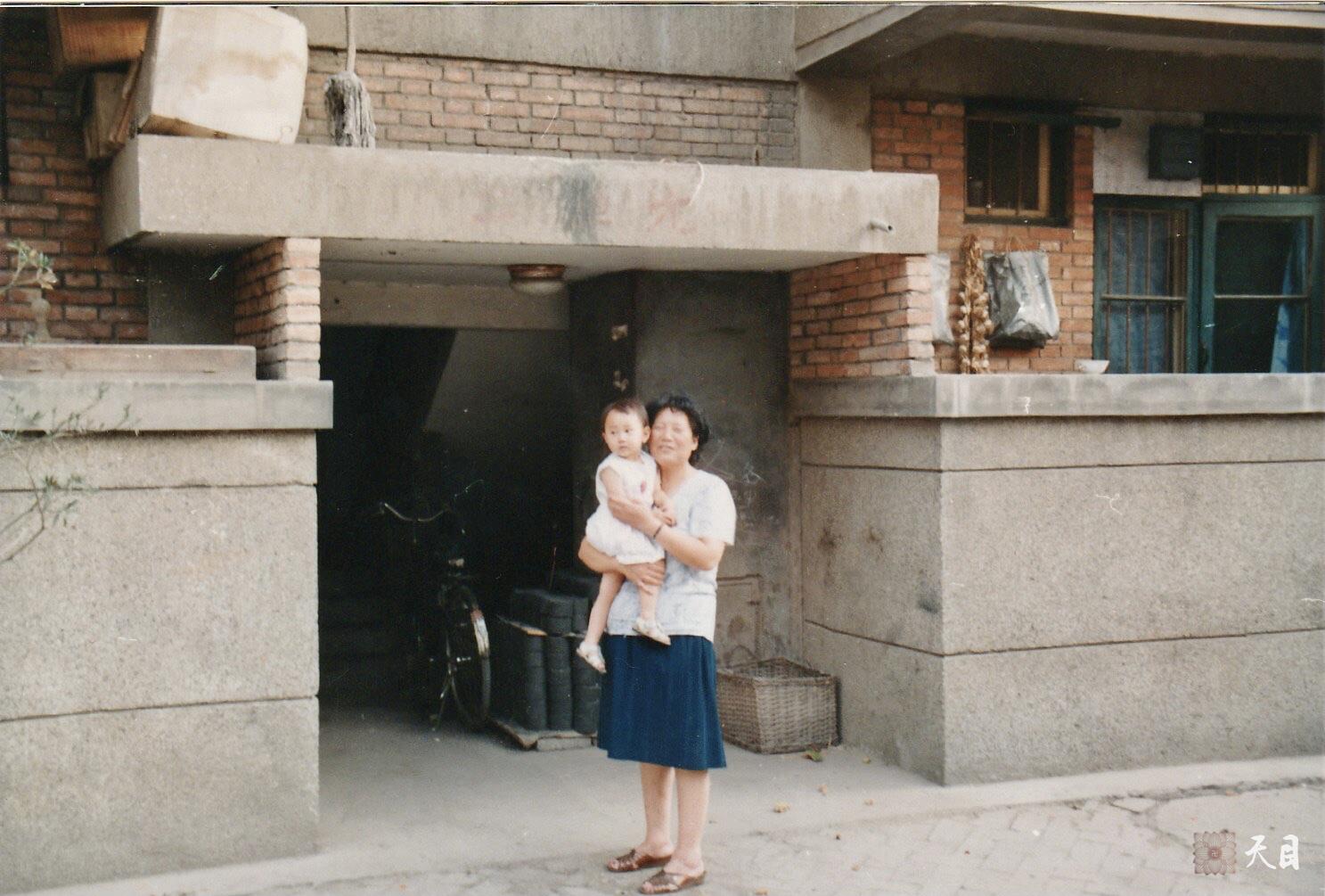 1989恩师圣观法师的俗家女儿二岁生日照