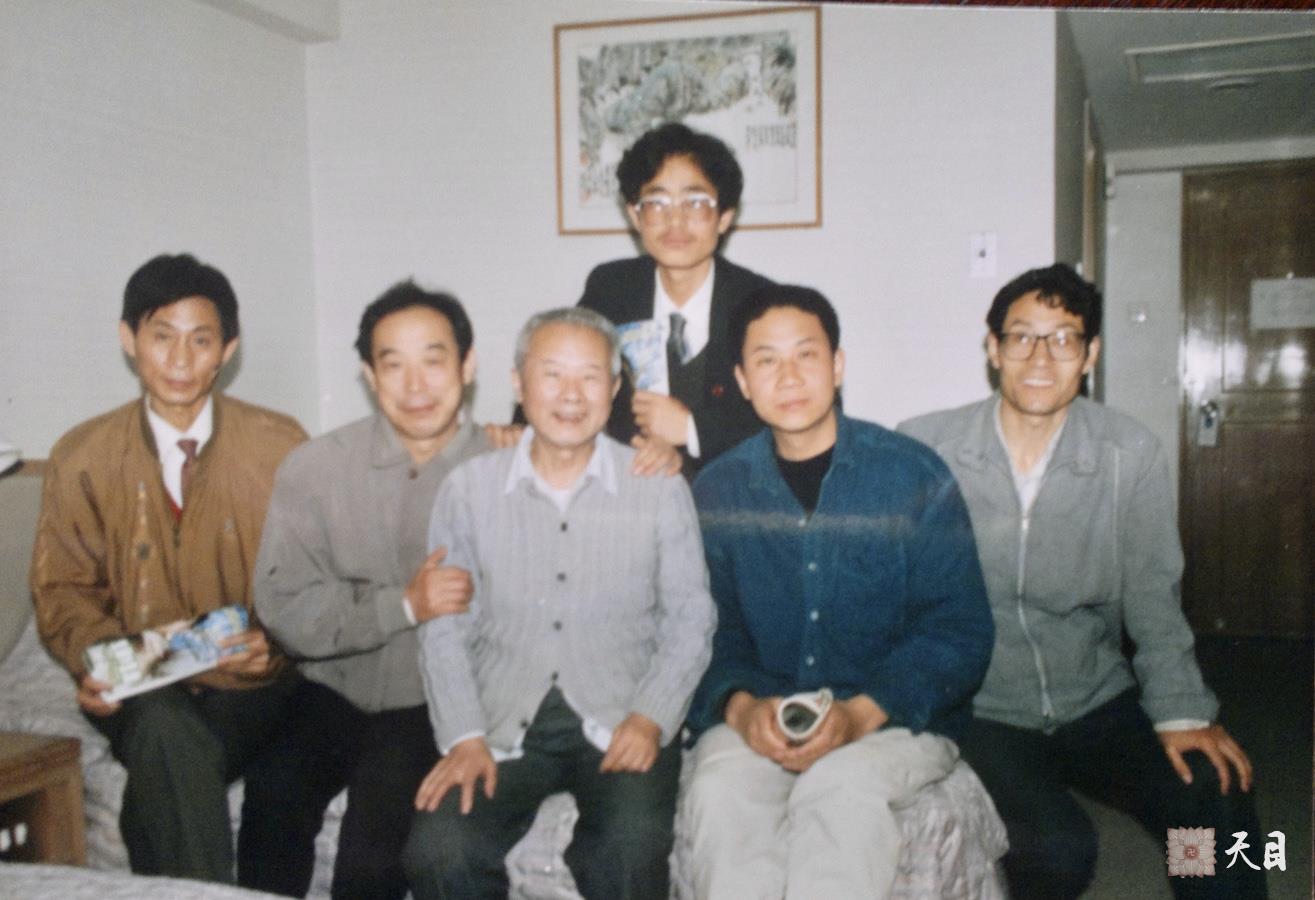 1993年徐志强（出家前的圣观法师）个人接待胡绩伟和丁济沧一行人来西安旅游会友