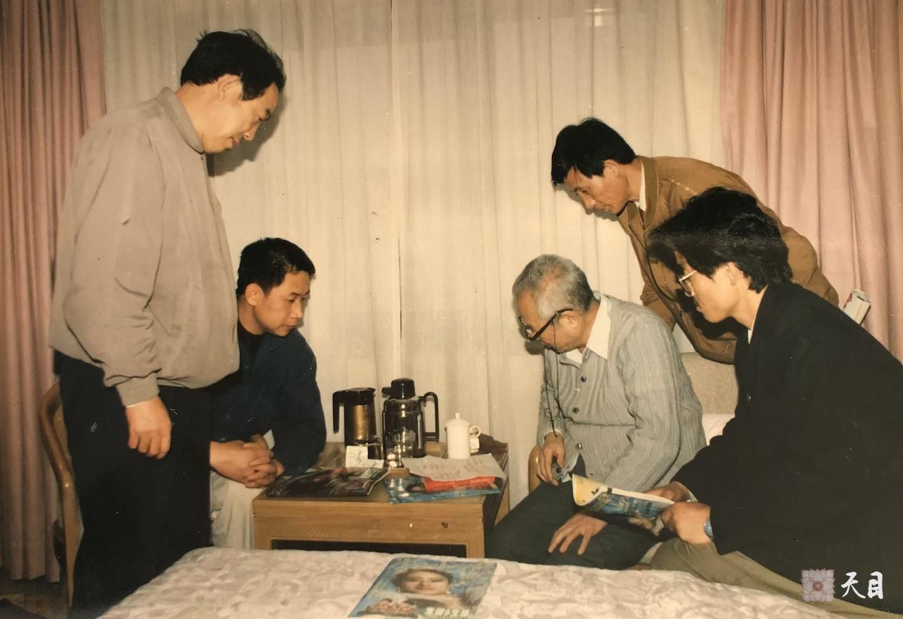 1993年徐志强（出家前的圣观法师）个人接待胡绩伟和丁济沧一行人来西安旅游会友