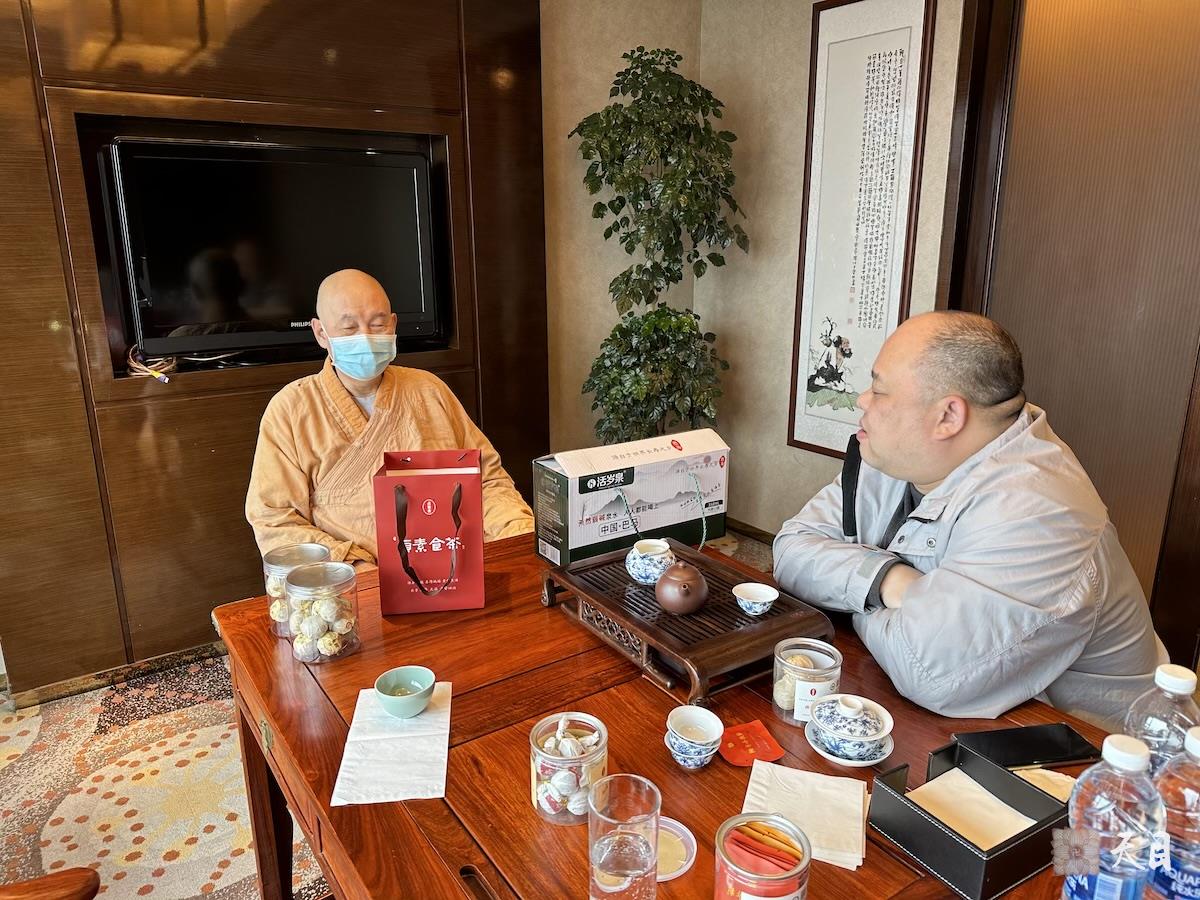 20240129圣观法师在中山喜来登接见来自广州的常宏居士