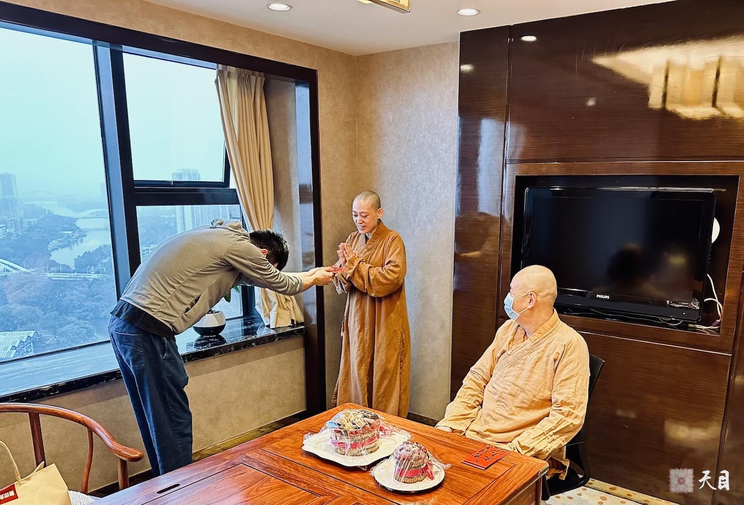 20240112圣观法师在中山喜来登加持果实法师生日1