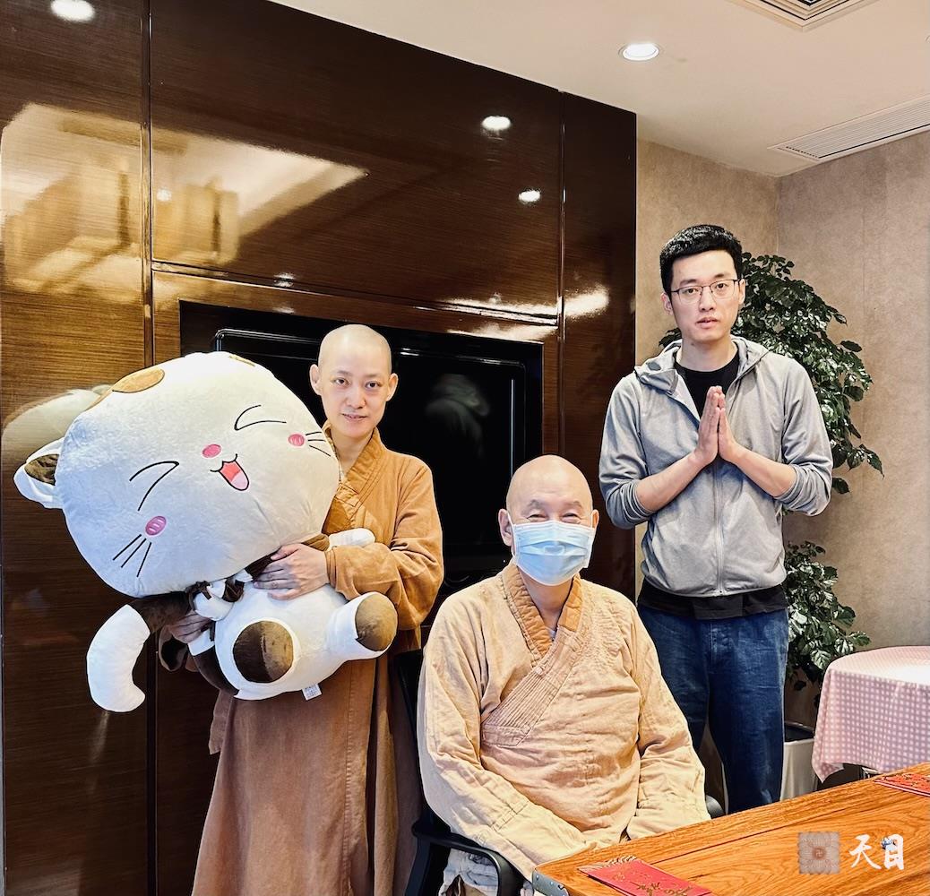 20240112果实法师礼请恩师圣观法师在中山喜来登加持生日5