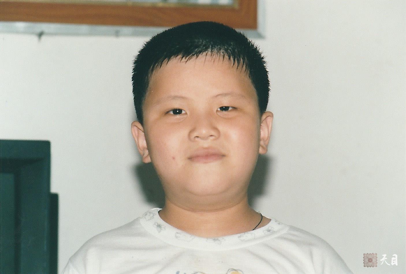 19990725徐志强（出家前的圣观法师）骑行至福建龙岩新罗万安四村村西坑源自然村寻祖宗在四村村委会