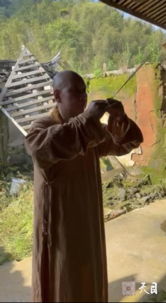 20240526圣观法师在福建龙岩新罗万安四村村西坑源自然村徐氏宗祠崇德堂拜祖宗2