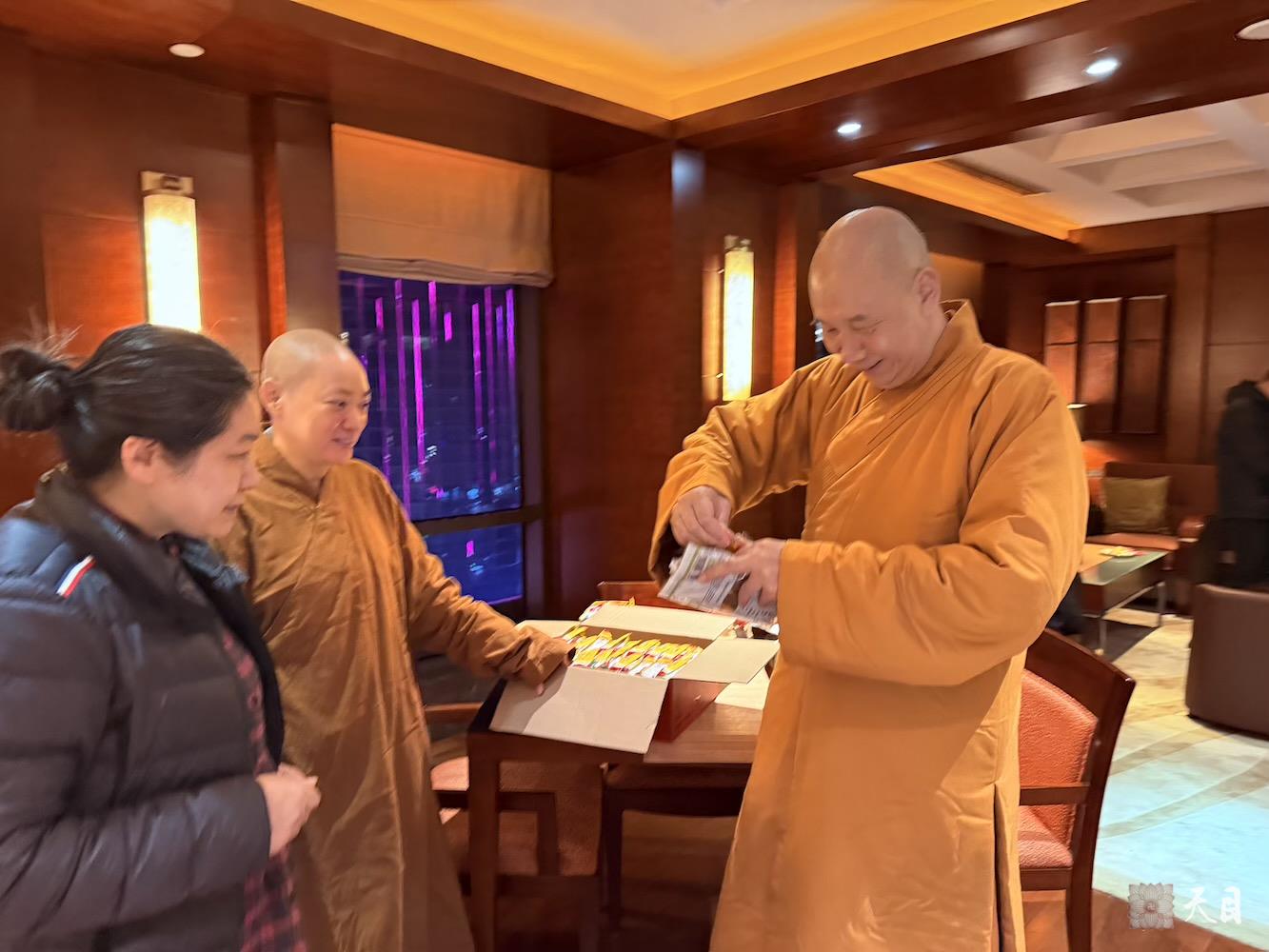 20250112圣观法师在温州喜来登加持果实法师生日5