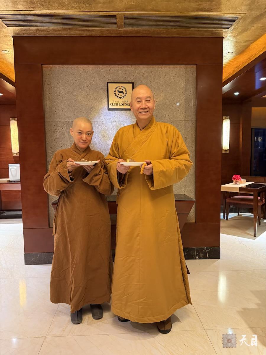20250112圣观法师在温州喜来登加持果实法师生日7