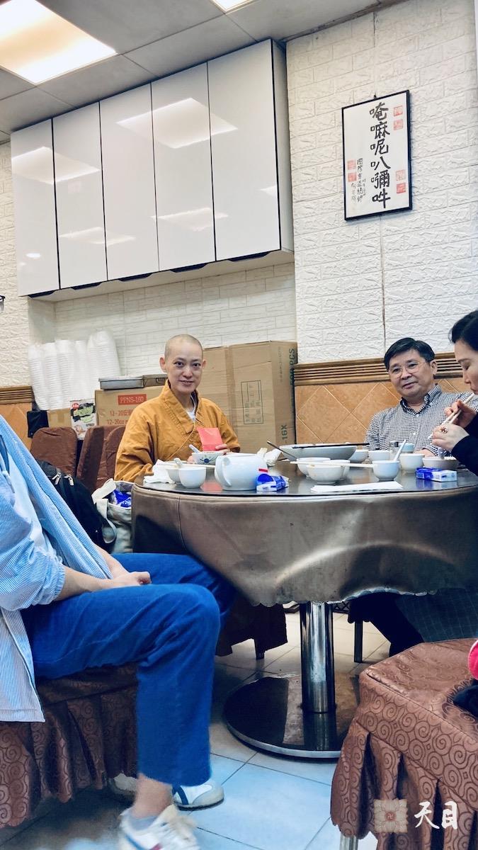 20231208果实法师在香港西环皇后大道西应常青居士供养宝莲苑素食馆4