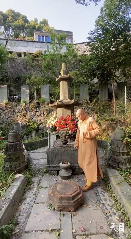 20250406圣观法师带领常和常无居士参访温州乐清白鹤寺瞻仰华山海法师塔5
