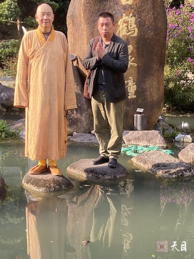 20250406圣观法师带领常和常无居士参访温州乐清白鹤寺瞻仰华山海法师塔2