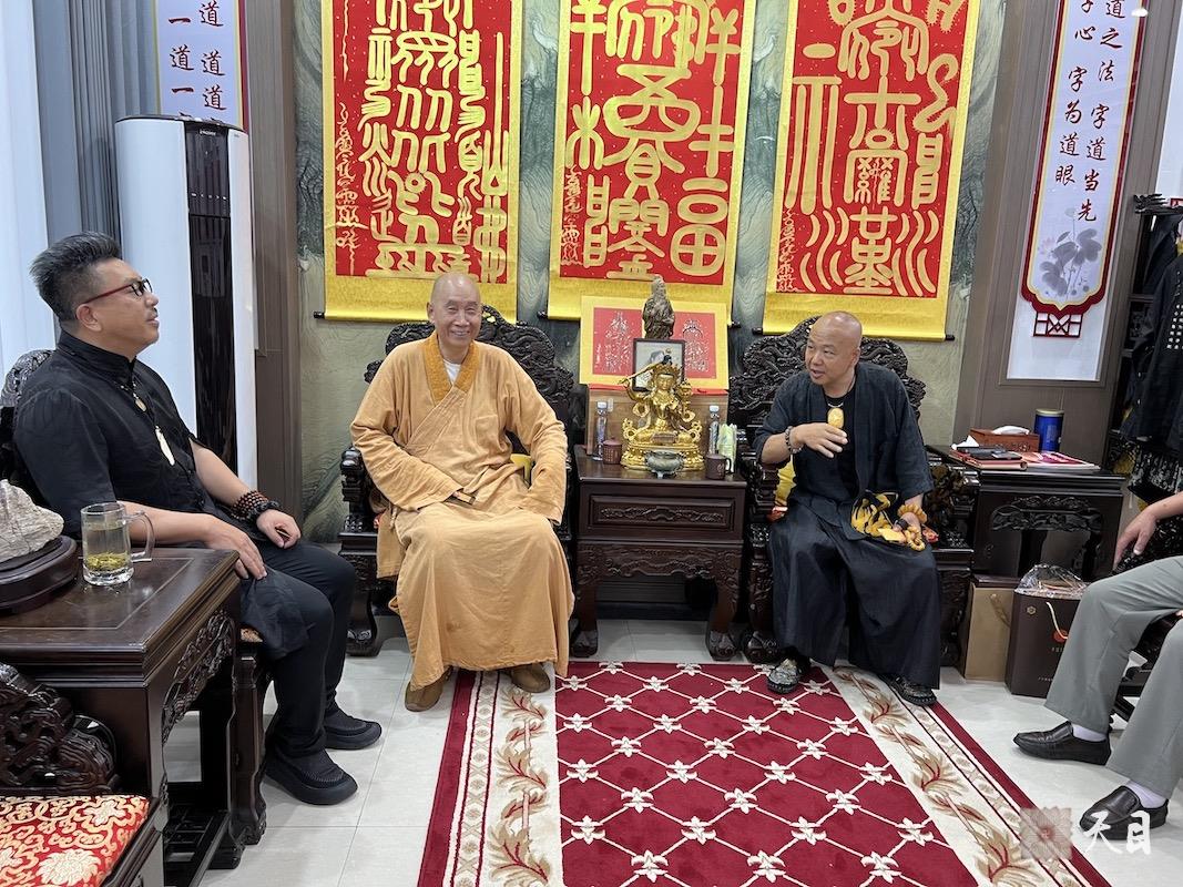 20240627圣观法师和中国农家乐第一家——徐家大院创始人徐纪元相聚在成都徐家大院3