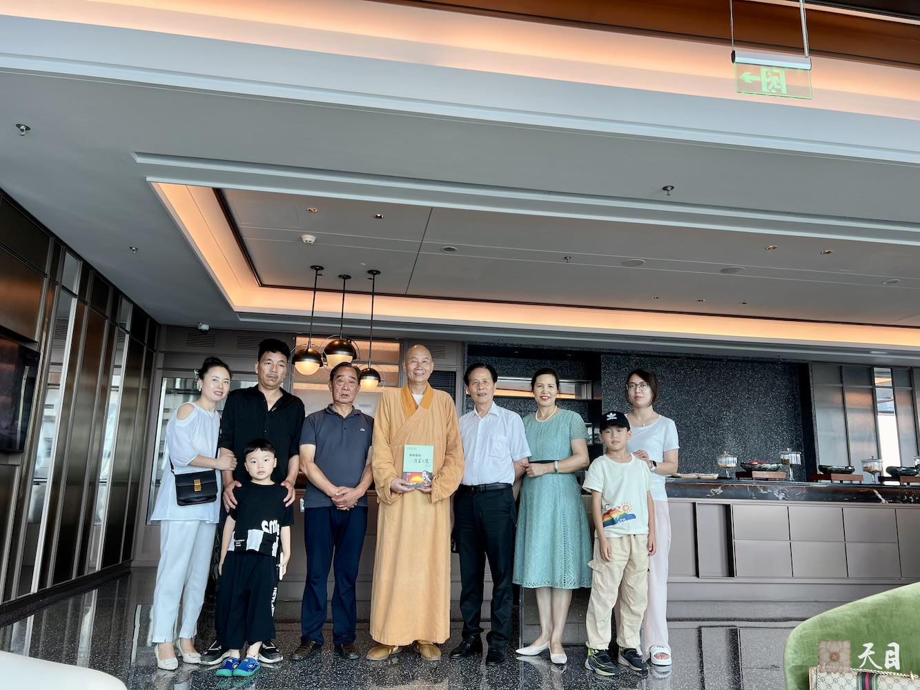 20240630圣观法师与徐家大院创始人徐纪元重庆宗亲会秘书长徐少锋等相聚在成都恒邦天府喜来登