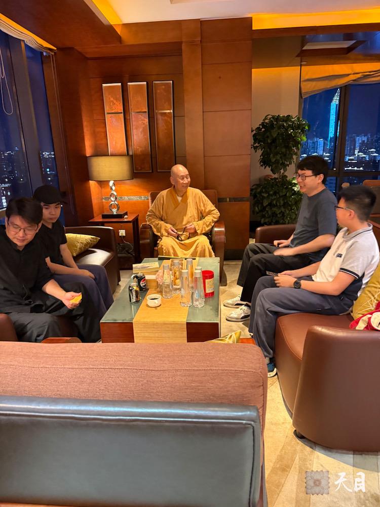 20250605圣观法师在温州喜来登接见即将移民海外的信众并给大家慈悲开示