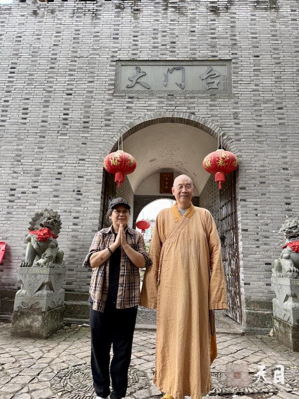 20250527圣观法师在温州永嘉枫林徐定超纪念馆1——大门台