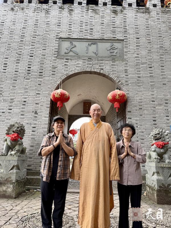 20250527圣观法师在温州永嘉枫林徐定超纪念馆1——大门台