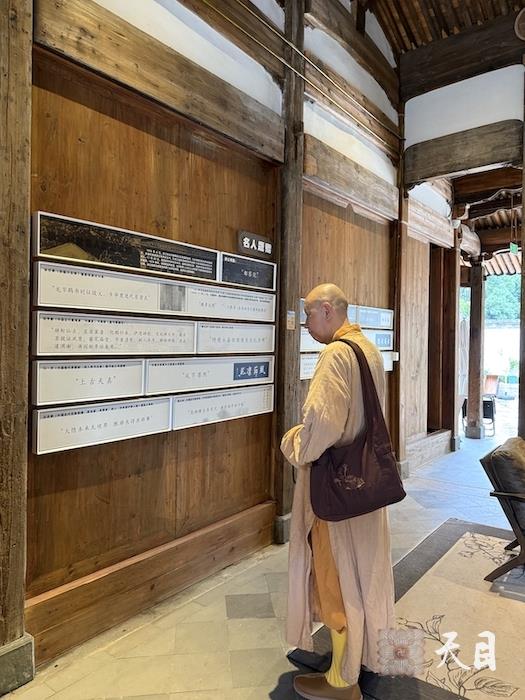 20250522圣观法师在温州弘法期间来到温州鹿城区徐定超旧居徐宅大屋3