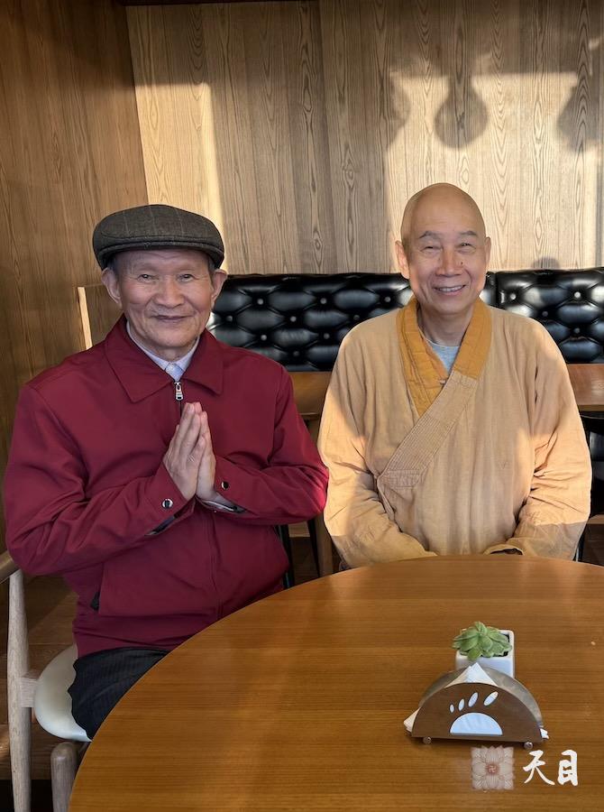 20250924圣观法师和徐殿庭书法家相聚在郑州建业艾美行政酒廊