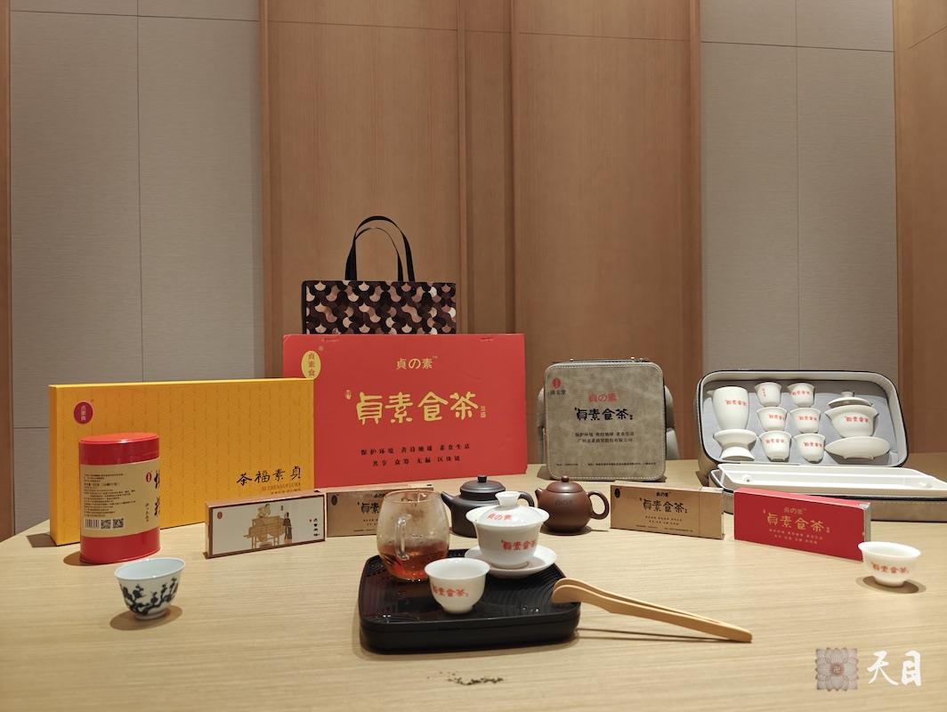 20260222春节正月初六圣观法师在东莞万豪接见来自深圳的常红常扬居士夫妇