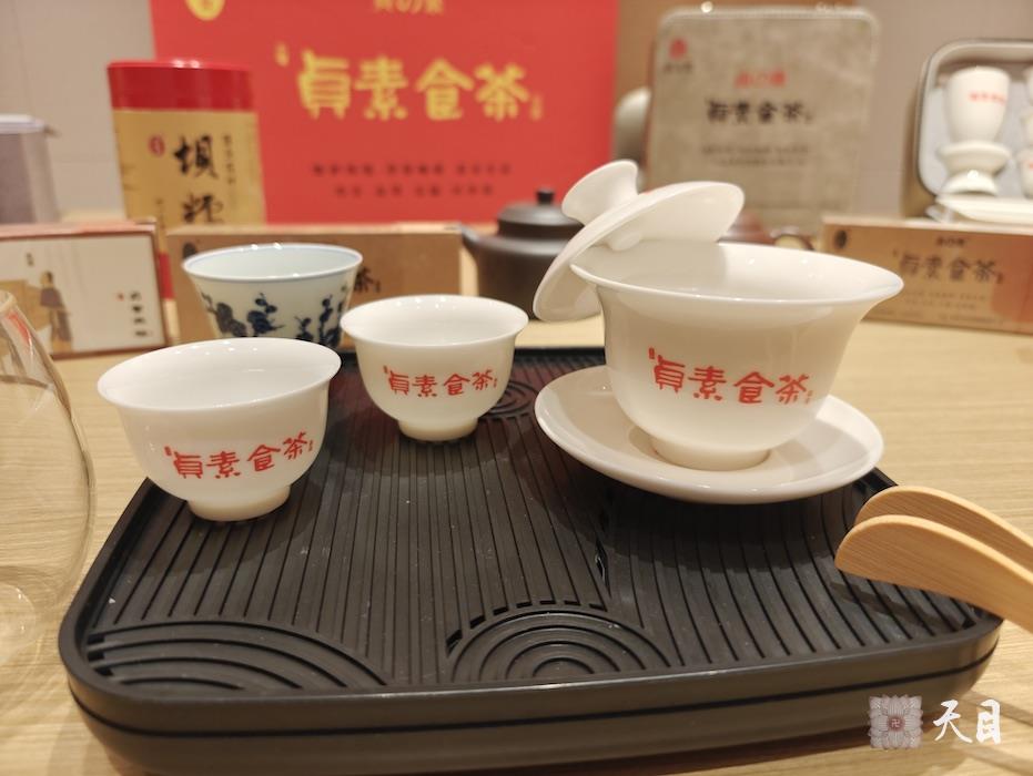 20260222春节正月初六圣观法师在东莞万豪接见来自深圳的常红常扬居士夫妇