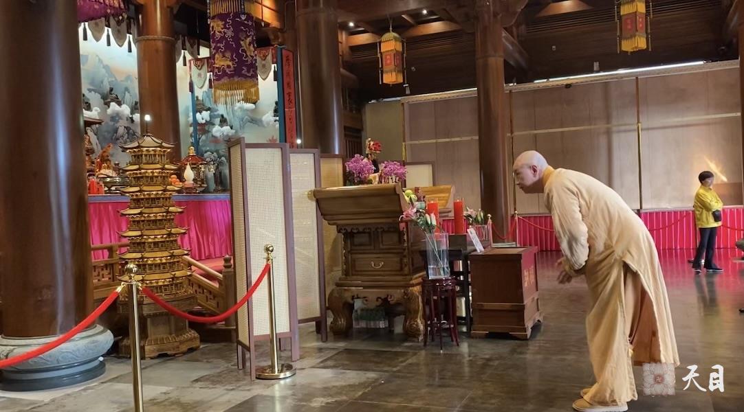20260327圣观法师在厦门南普陀寺过堂给信众表法