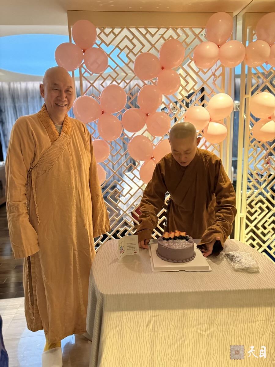 20260112圣观法师在厦门艾美加持果实法师生日1