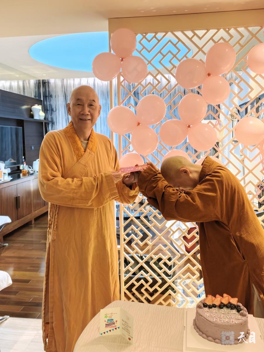 20260112圣观法师在厦门艾美加持果实法师生日2