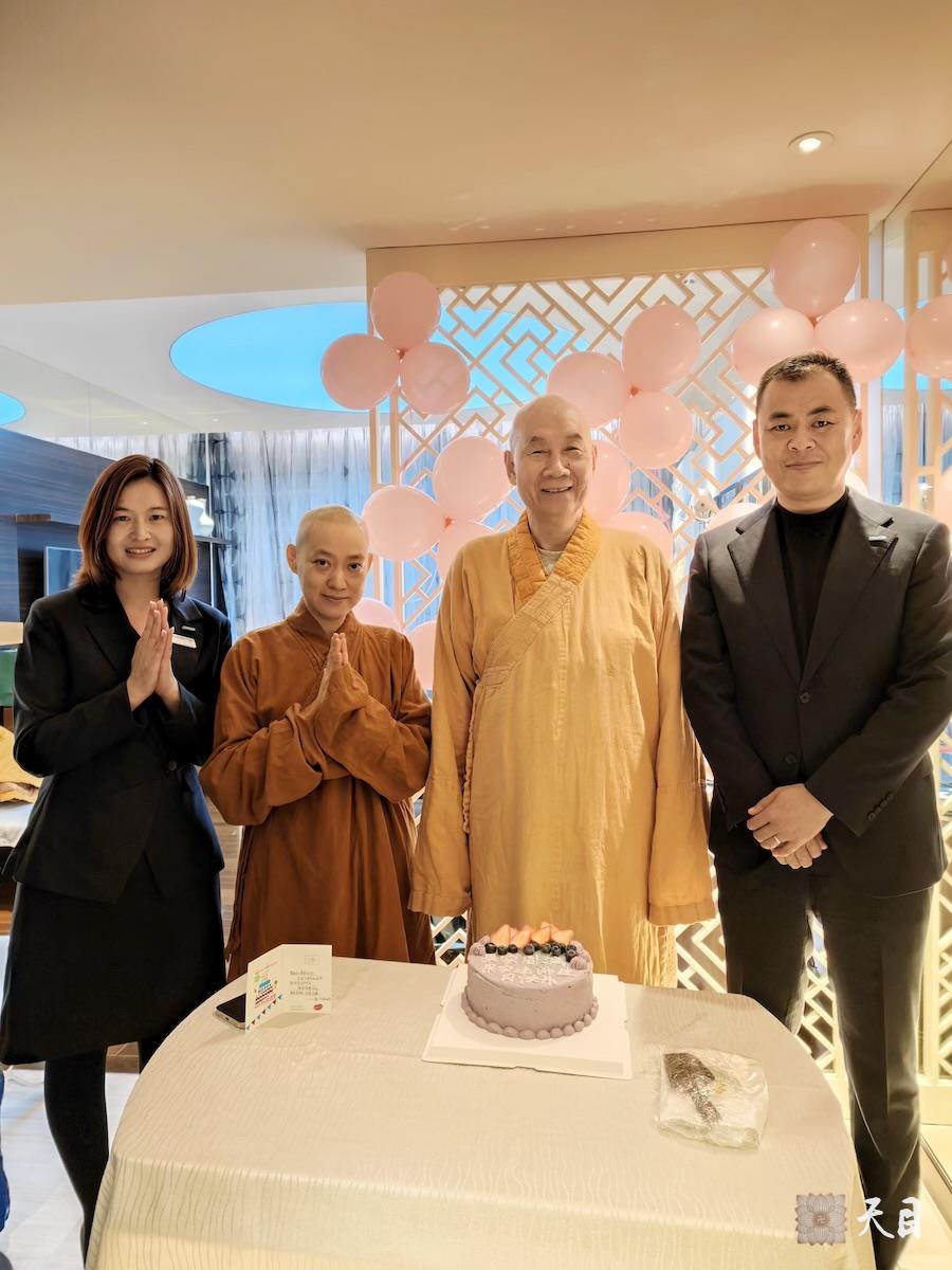 20260112圣观法师在厦门艾美加持果实法师生日3